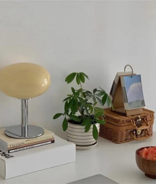 Minimalist Bauhaus Glass Table Lamp S22