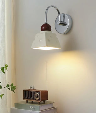 Alma Wall Light