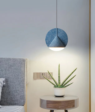 Ossa Resin Pendant Lamp