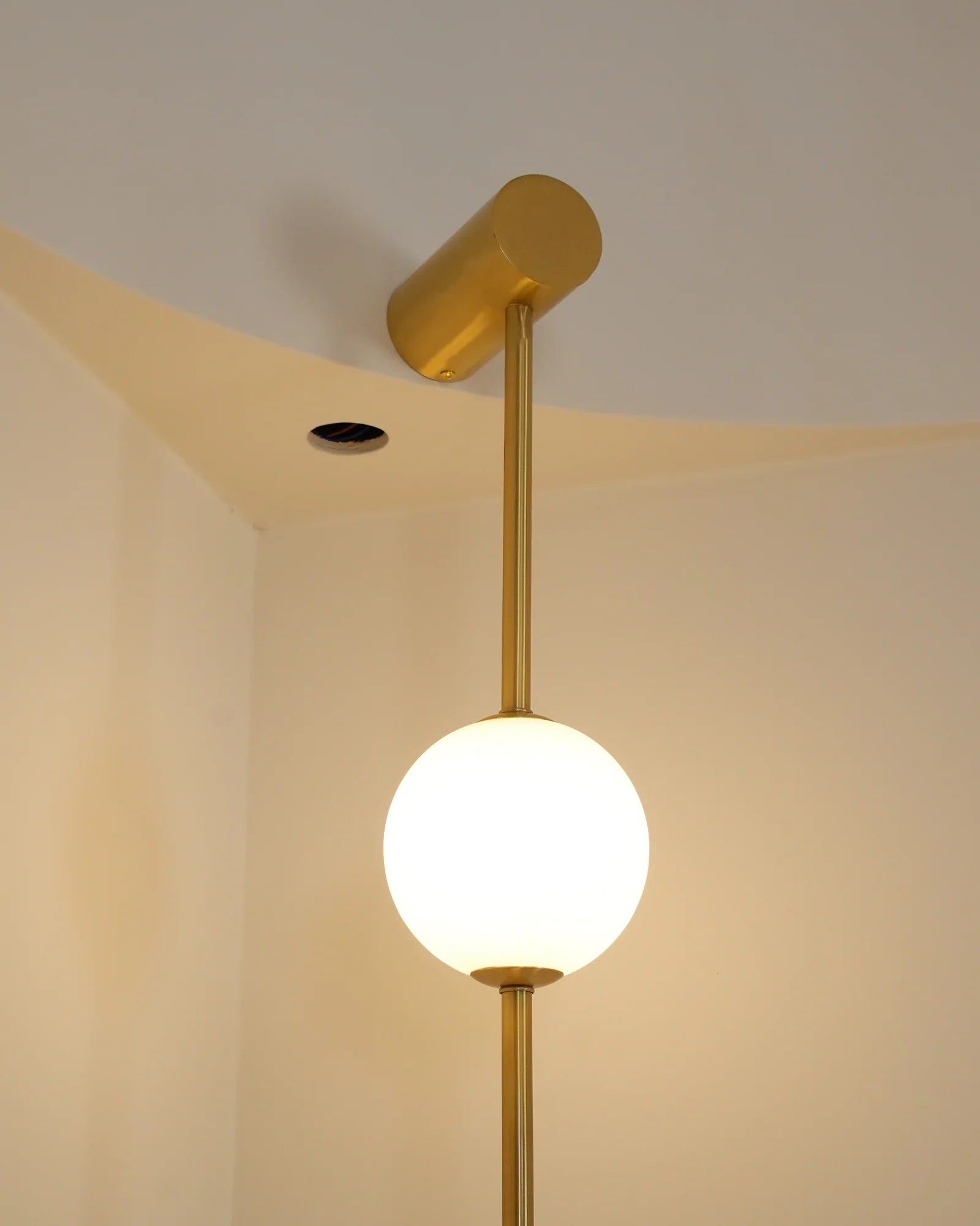 Vertical Balls Wall Lamp