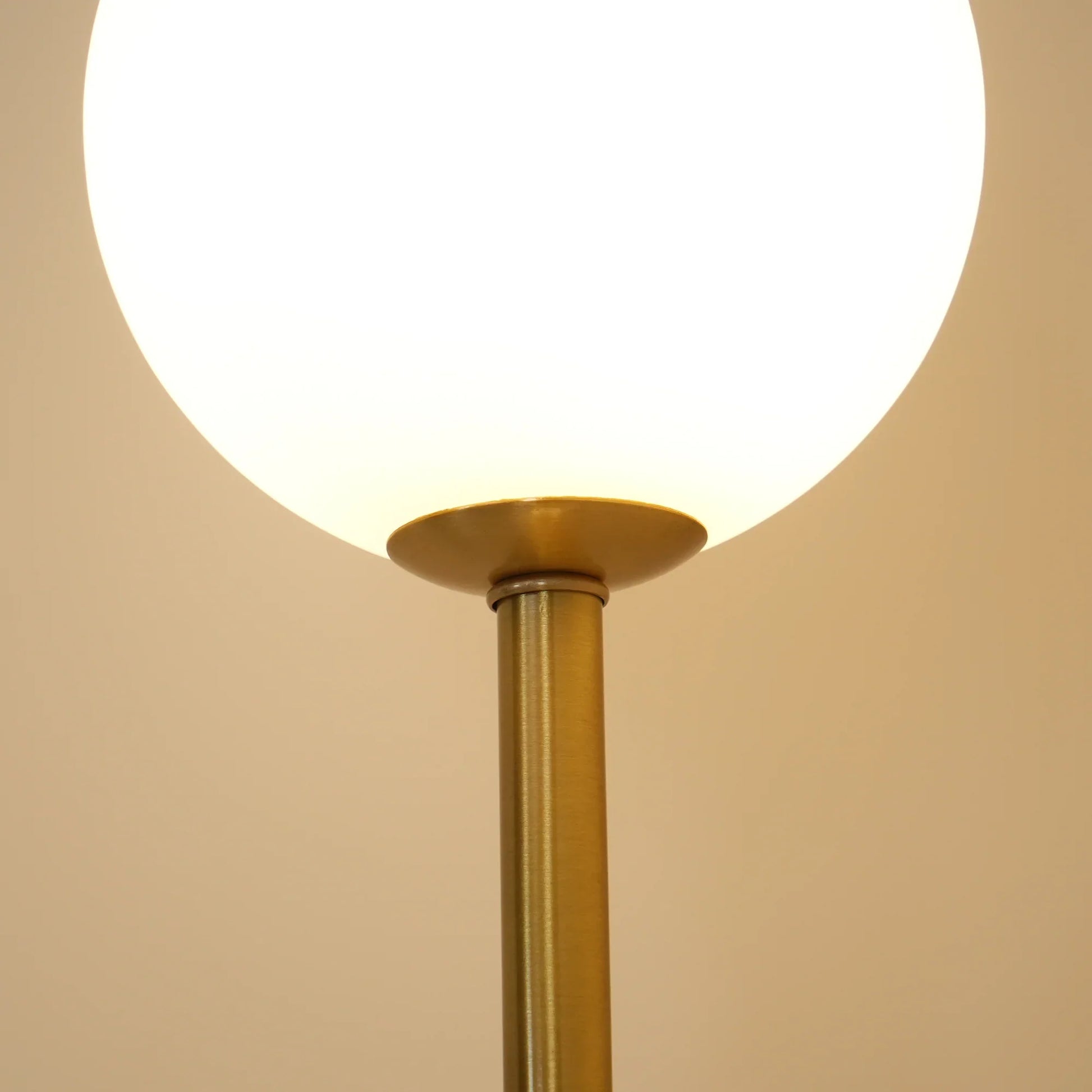 Vertical Balls Wall Lamp