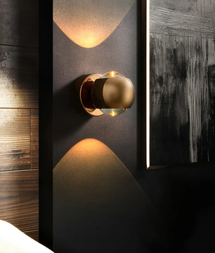 Io Verticale Wall Lamp