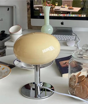 Minimalist Bauhaus Glass Table Lamp S22