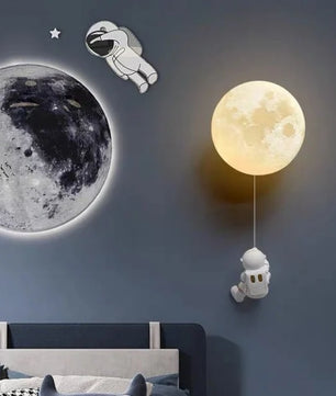 Astronaut Wall Lamp