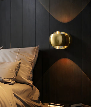 Io Verticale Wall Lamp