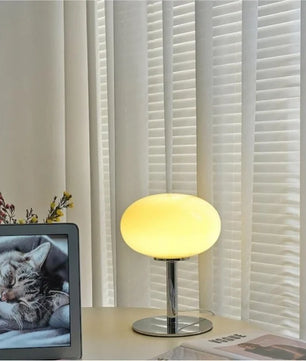 Minimalist Bauhaus Glass Table Lamp S22