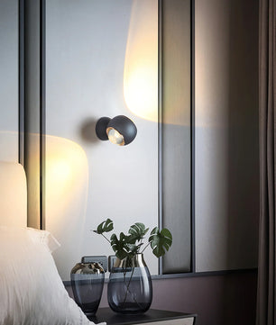 Io Verticale Wall Lamp