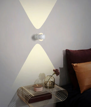 Io Verticale Wall Lamp