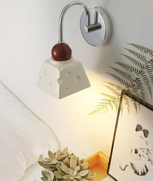 Alma Wall Light
